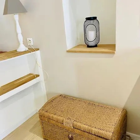 Maison Charmante Avec Terrasse, 2 Daire *